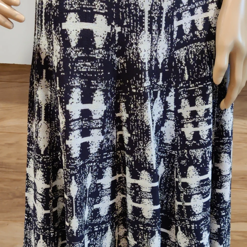 Carmen Marc Valvo Knit Dress - Picture 5 of 12